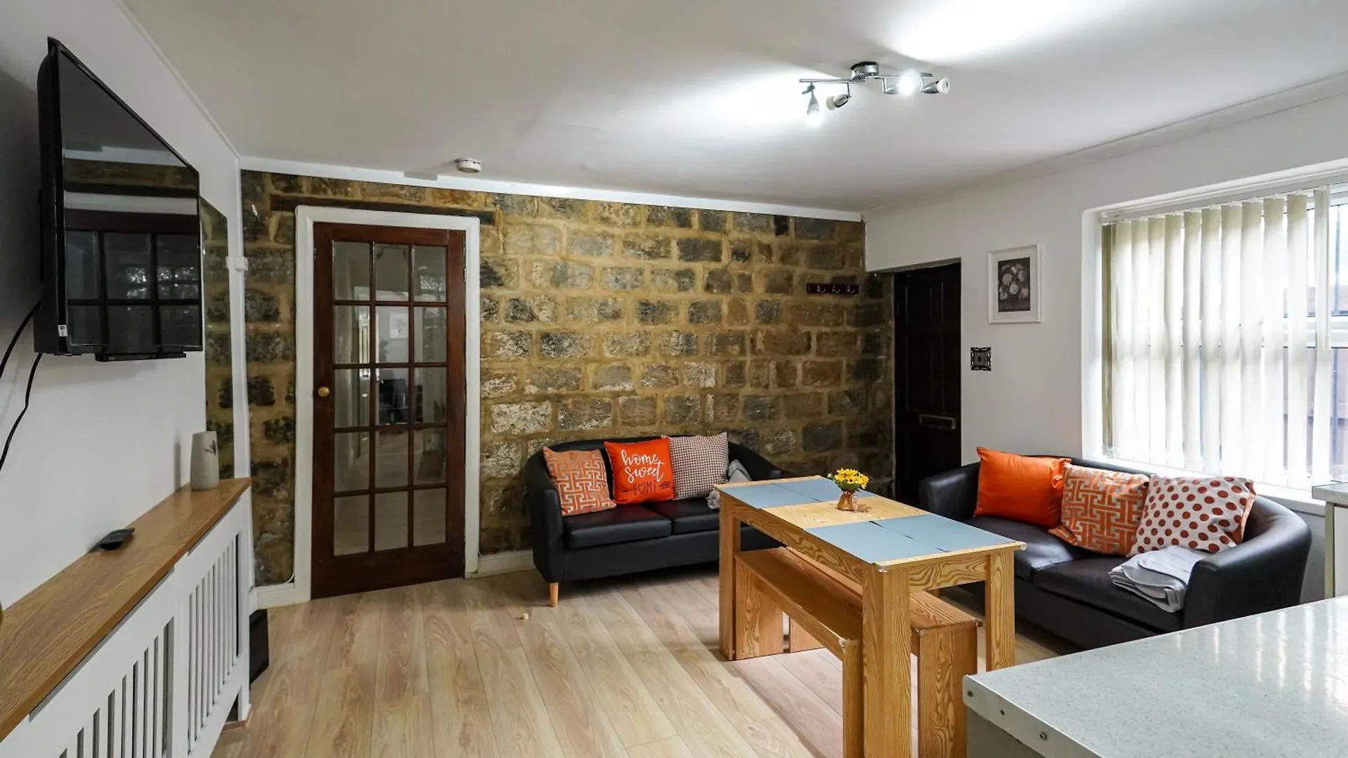 Headingley 2 Bedroom Cottage Flat Near Universities Shops& Park Leeds  0*, Leeds (West Yorkshire)
