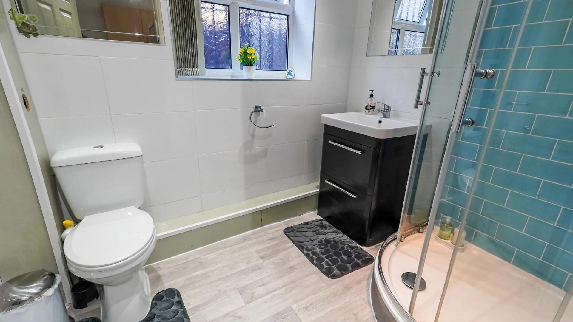 Headingley 2 Bedroom Cottage Flat Near Universities Shops& Park Leeds